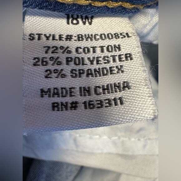 Women's Cropped Blue Jeans by Bleu - Picture 6 of 7